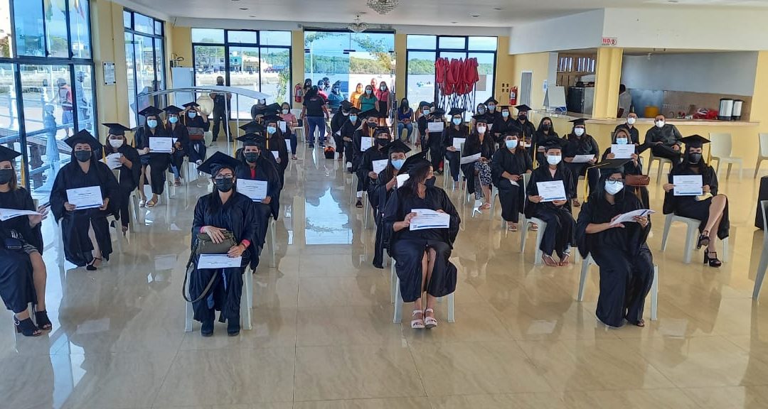 Ceremonia de graduación ? de los Ejes 1 y 4, del Proyecto de Inclusión Socioeconómica, conjuntamente con OIM Ecuador apoyando a la comunidad migrante venezolana y población ecuatoriana de acogida en Quito.